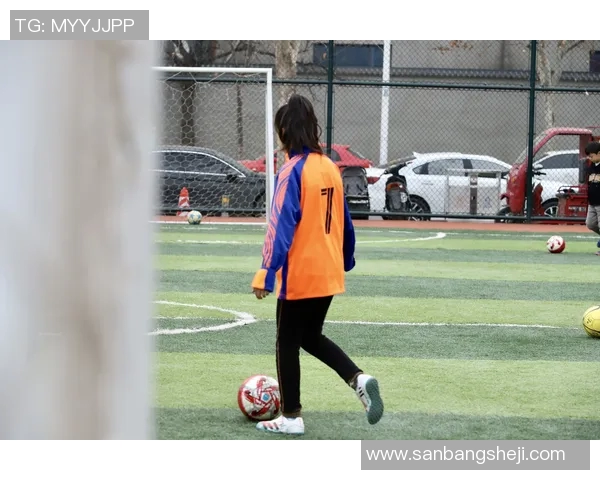 装扮成足球明星的我在绿茵场上逆袭人生的奇幻旅程