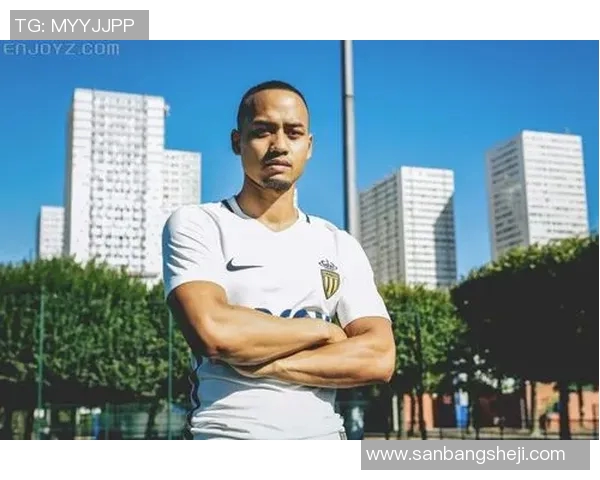 足球明星日常穿搭揭秘时尚风格与个人品味的完美结合