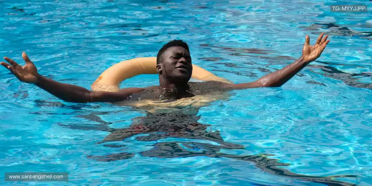 专业周边，品质之选！🎾